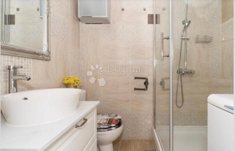 Stanovanje Jesenice, Dugi Rat, 130m2