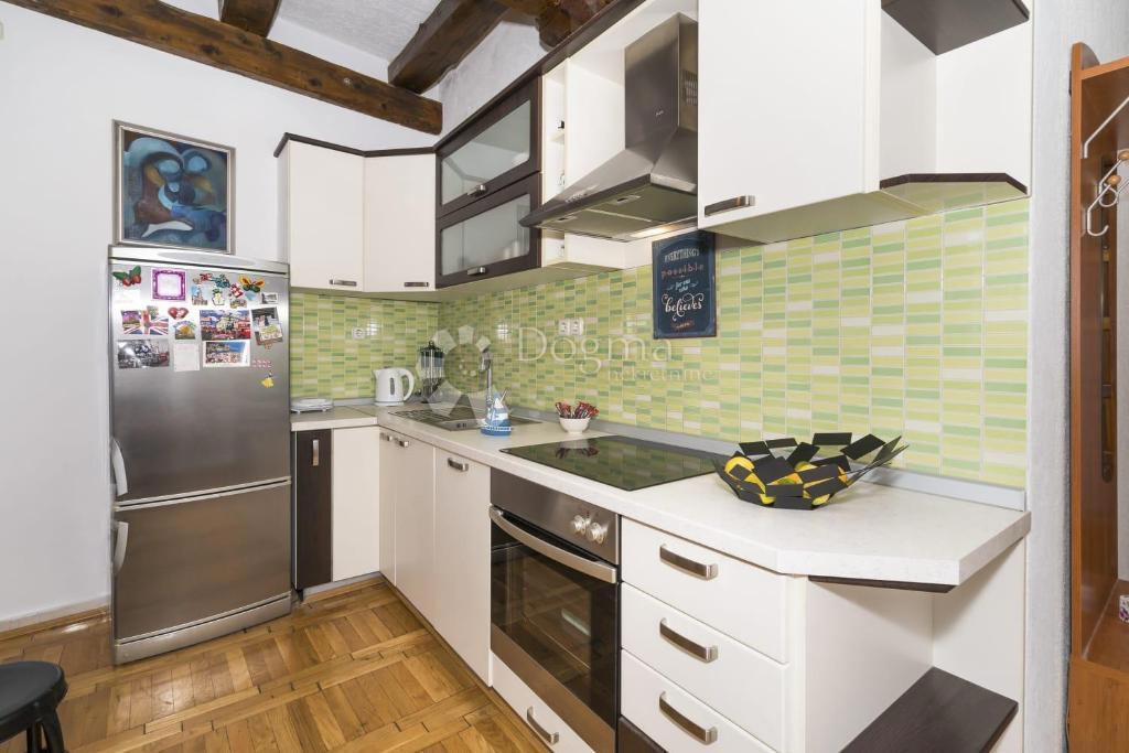 Stanovanje Jesenice, Dugi Rat, 130m2