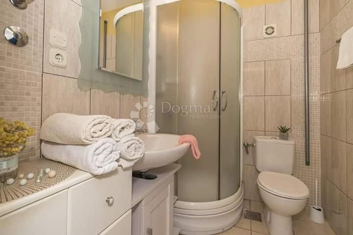 Stanovanje Jesenice, Dugi Rat, 130m2