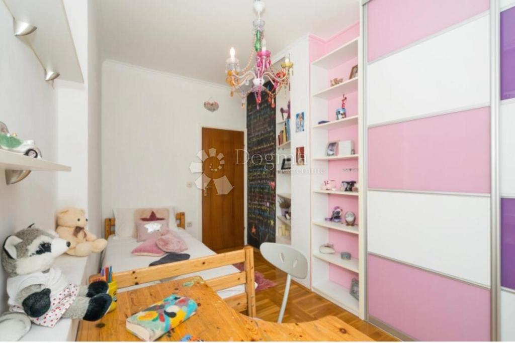 Stanovanje Jesenice, Dugi Rat, 130m2