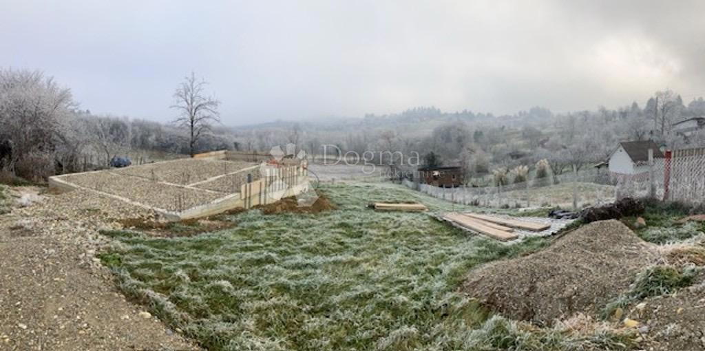 Zazidljivo zemljišče Varaždin Breg, Gornji Kneginec, 1.501m2