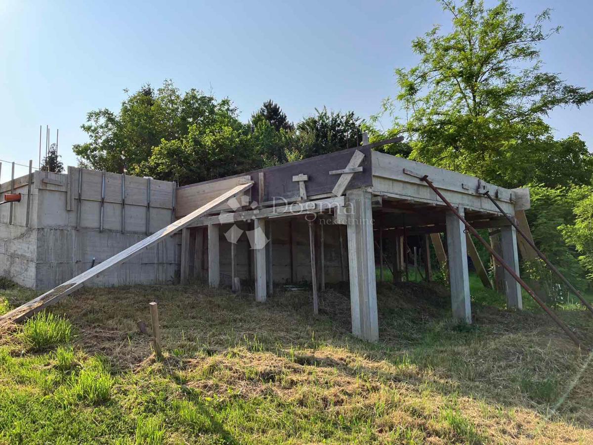 Zazidljivo zemljišče Varaždin Breg, Gornji Kneginec, 1.501m2