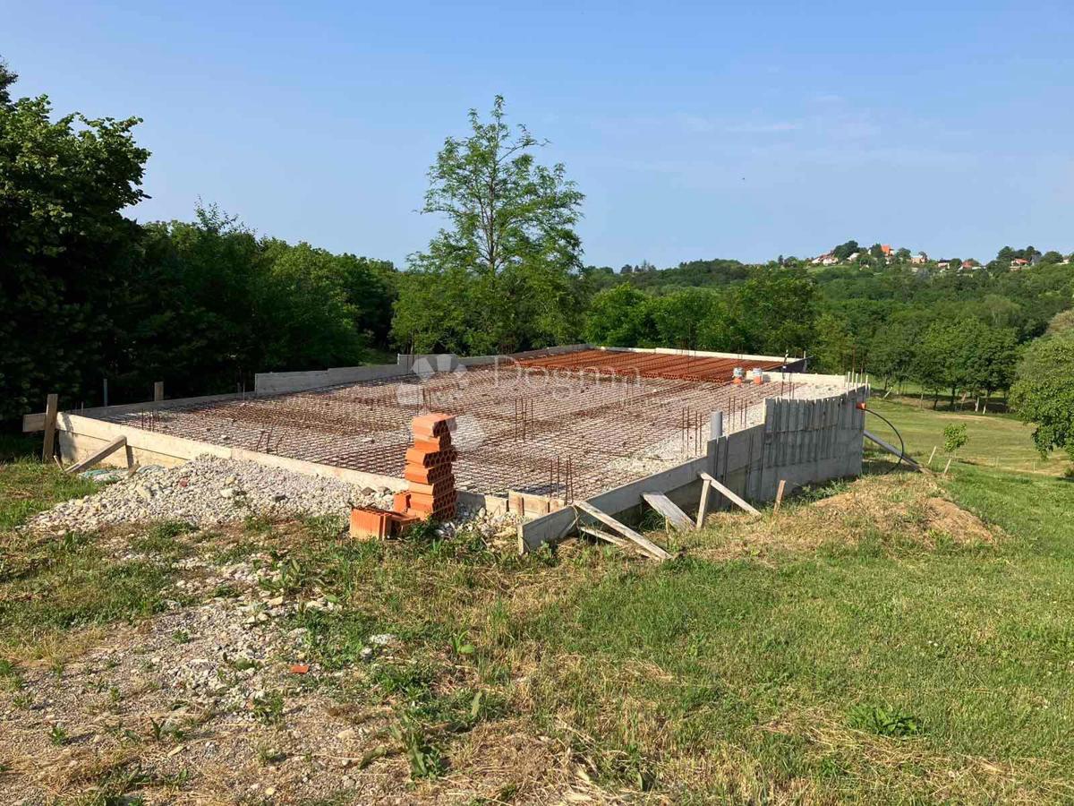 Zazidljivo zemljišče Varaždin Breg, Gornji Kneginec, 1.501m2