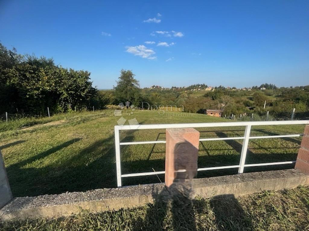Zazidljivo zemljišče Varaždin Breg, Gornji Kneginec, 1.501m2