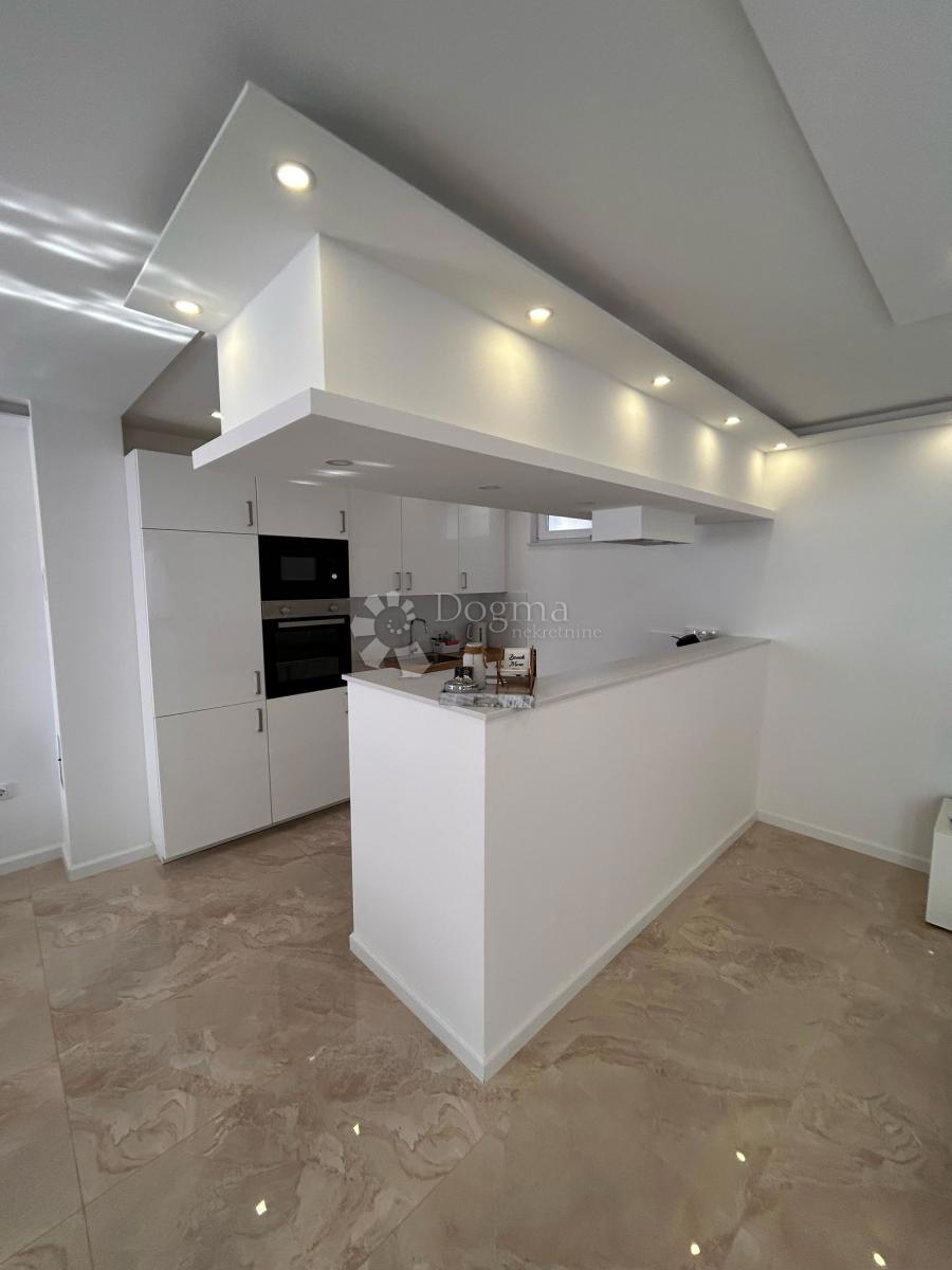 Hiša Jadranovo, Crikvenica, 250m2