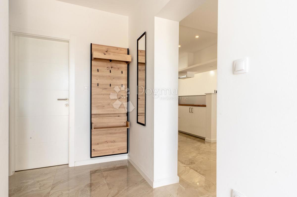Hiša Jadranovo, Crikvenica, 250m2