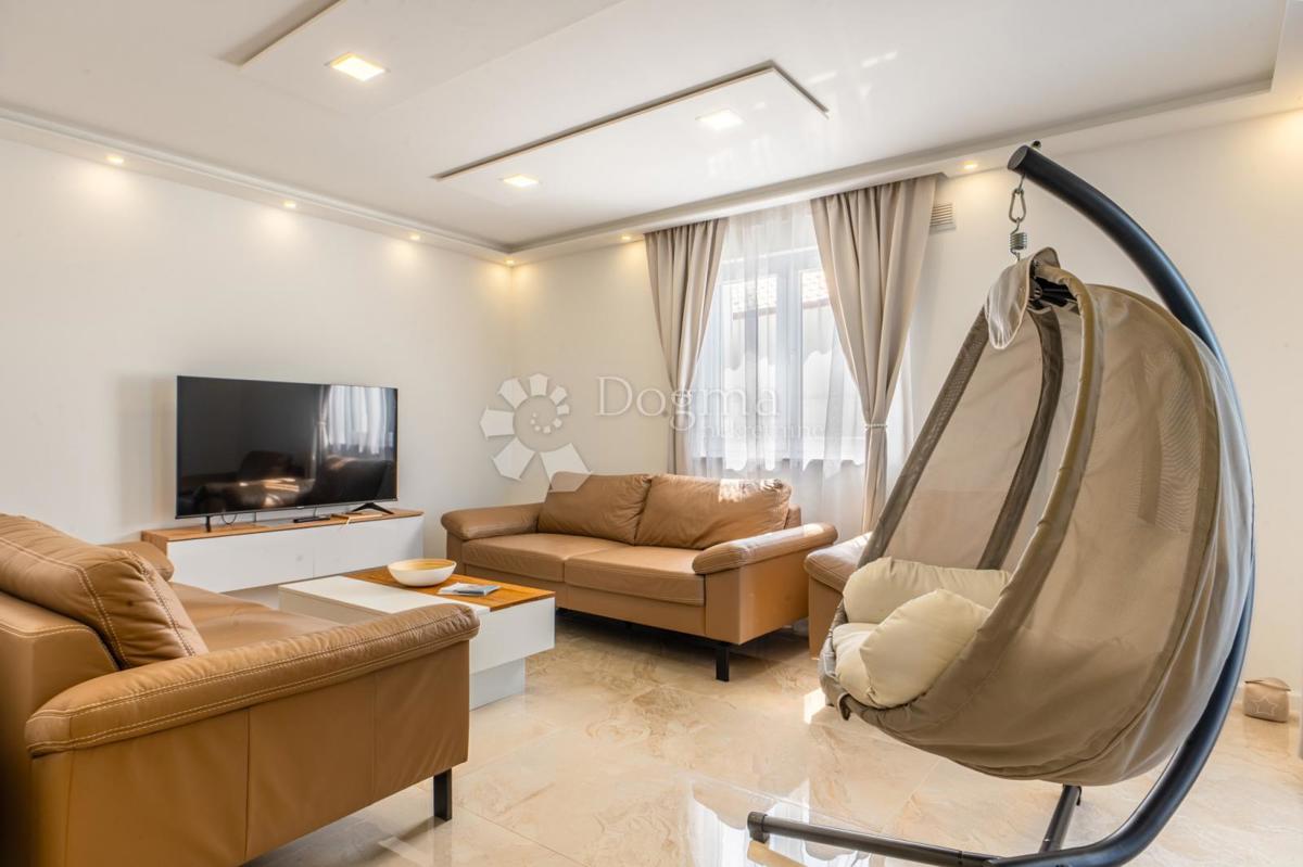 Hiša Jadranovo, Crikvenica, 250m2
