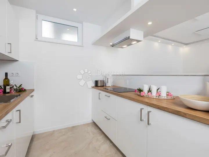Hiša Jadranovo, Crikvenica, 250m2