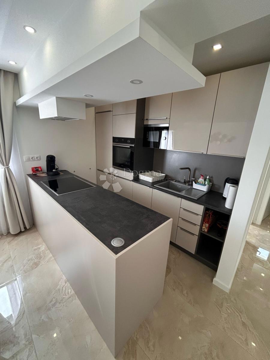 Hiša Jadranovo, Crikvenica, 250m2