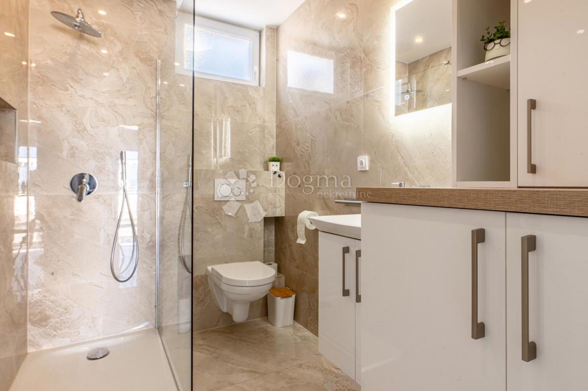 Hiša Jadranovo, Crikvenica, 250m2