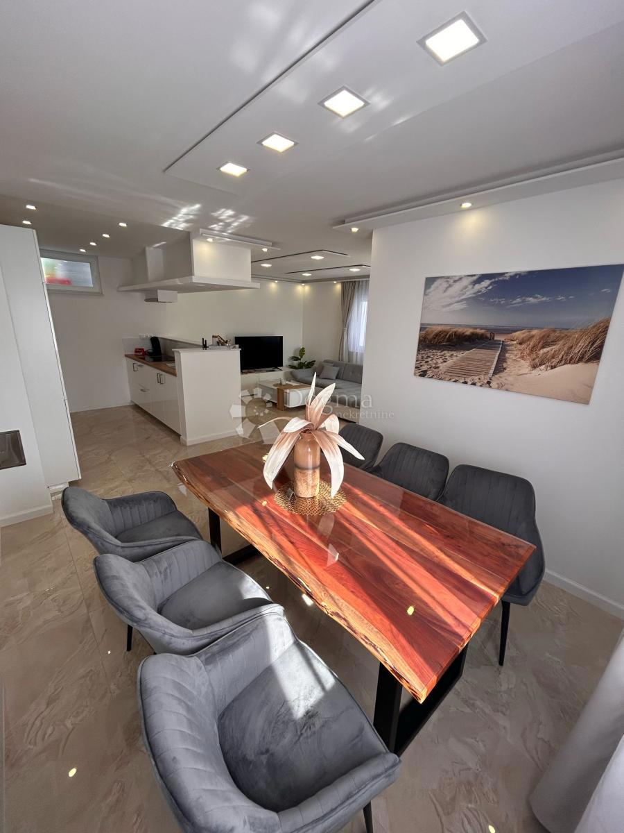 Hiša Jadranovo, Crikvenica, 250m2