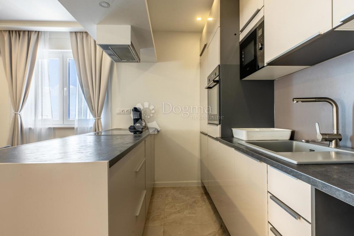 Hiša Jadranovo, Crikvenica, 250m2