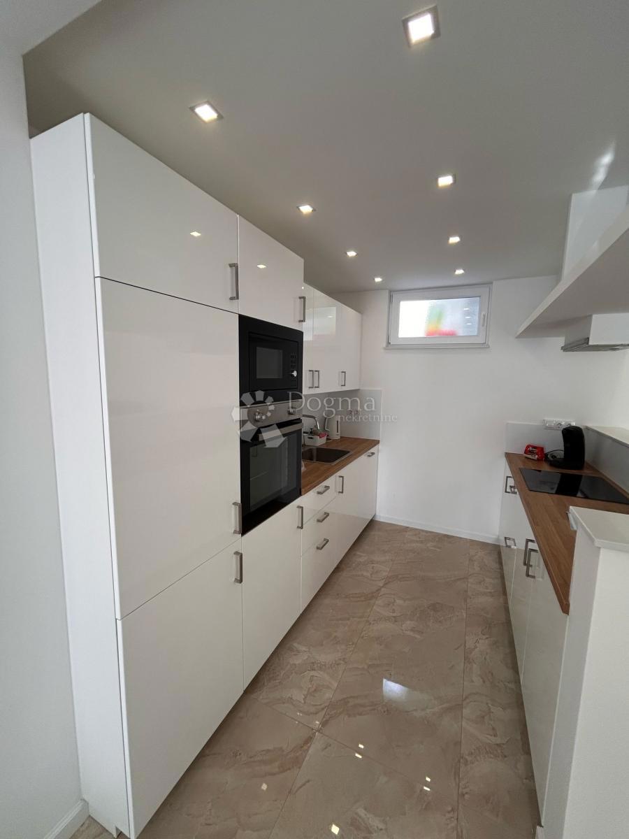 Hiša Jadranovo, Crikvenica, 250m2