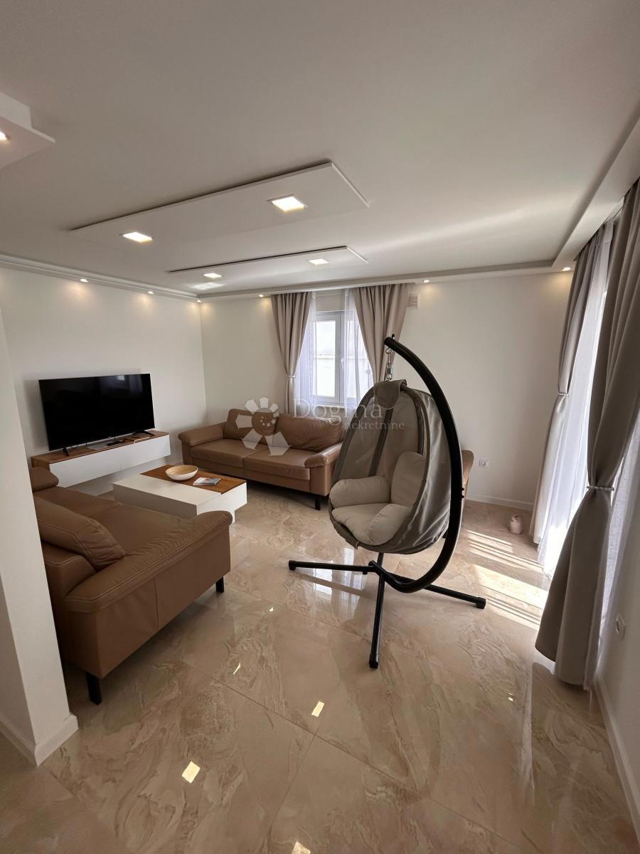 Hiša Jadranovo, Crikvenica, 250m2