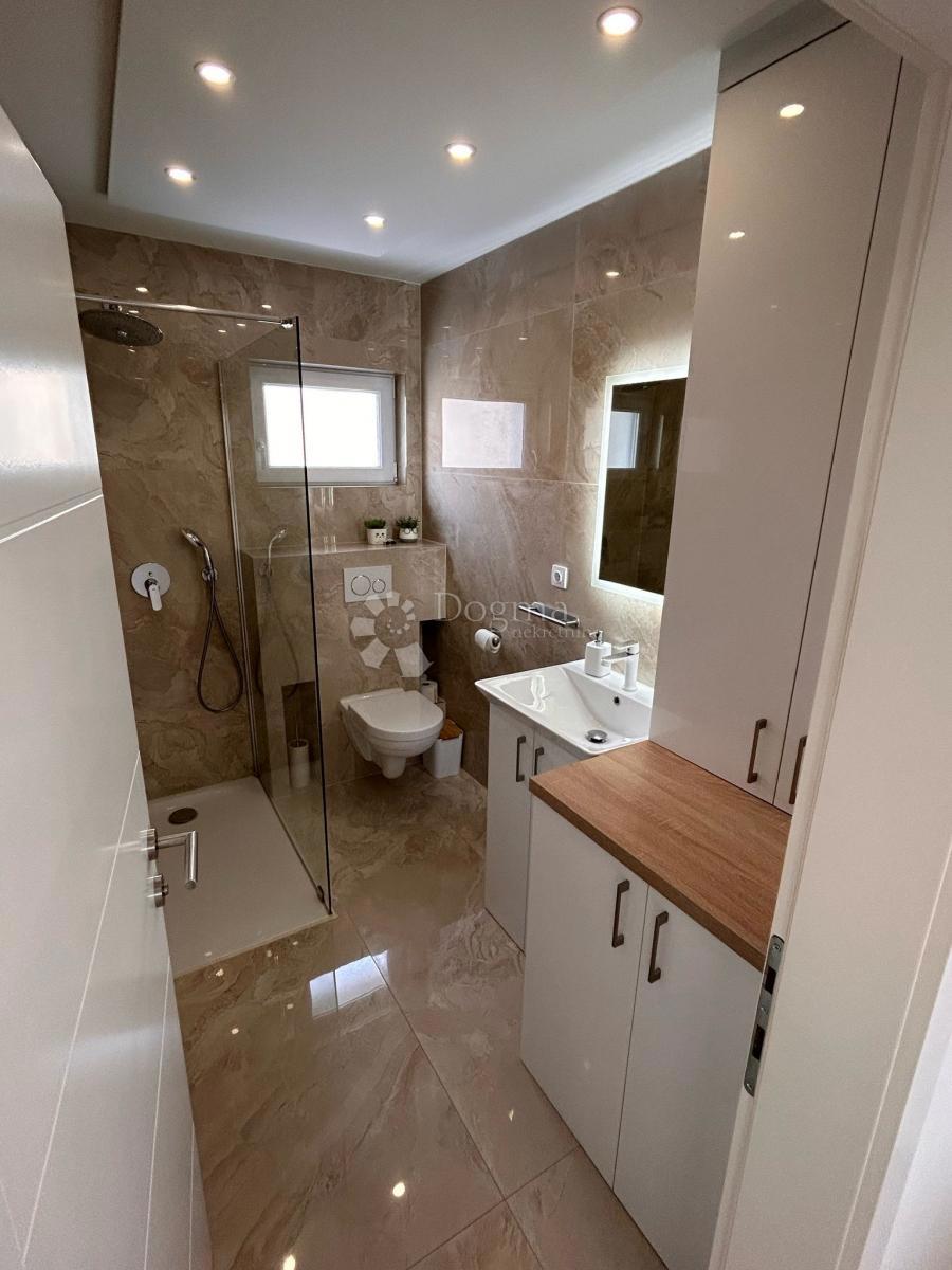 Hiša Jadranovo, Crikvenica, 250m2