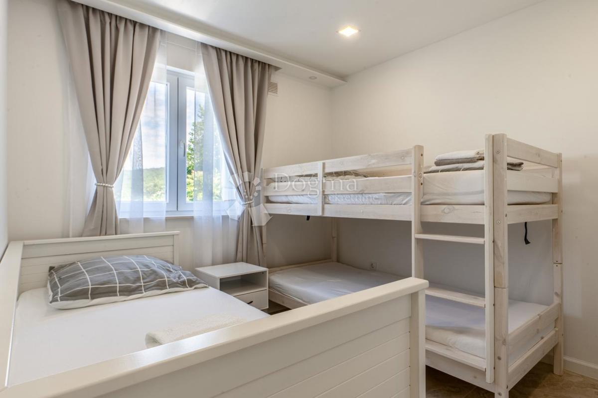 Hiša Jadranovo, Crikvenica, 250m2