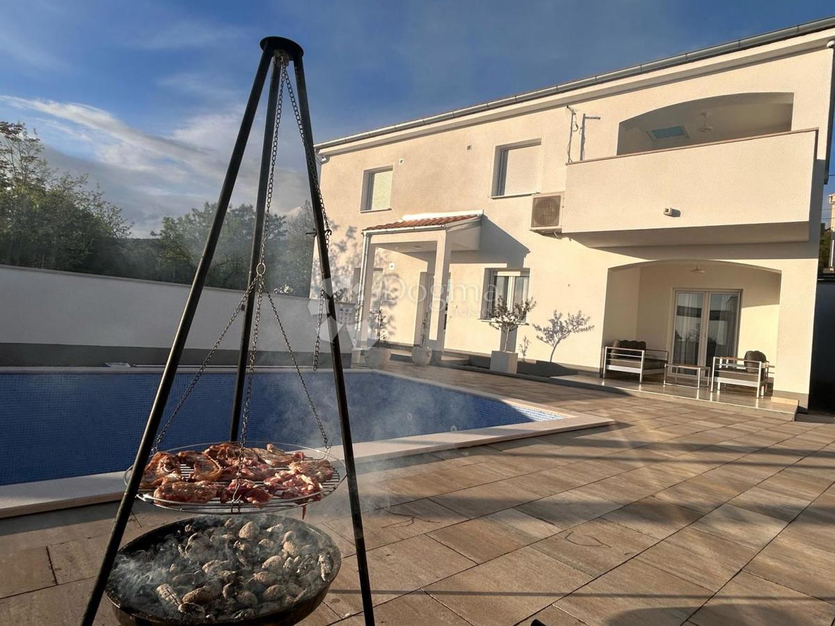 Hiša Jadranovo, Crikvenica, 250m2