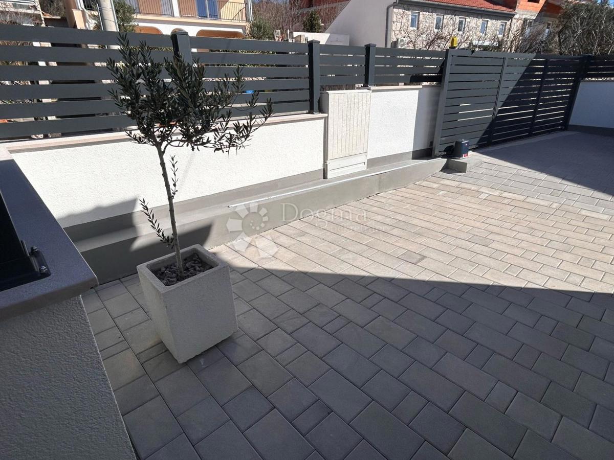 Hiša Jadranovo, Crikvenica, 250m2