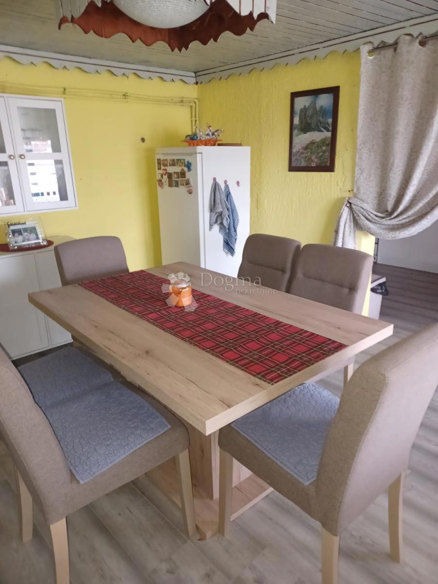 Hiša Majur, Farkaševac, 364m2