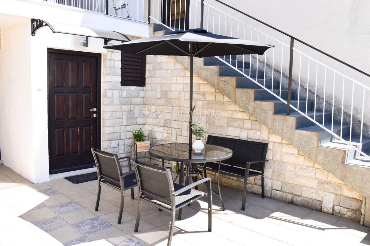 2 apartmaja 34 m2 + 60 m2, 600 m od morja