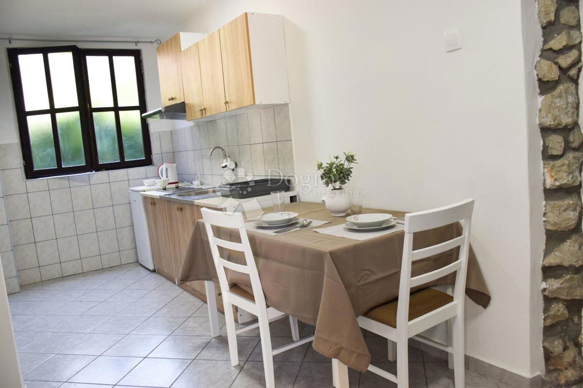 2 apartmaja 34 m2 + 60 m2, 600 m od morja