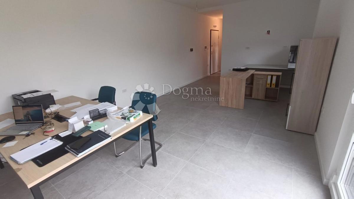 Poslovni prostor Dugo Selo - Centar, Dugo Selo, 62,62m2