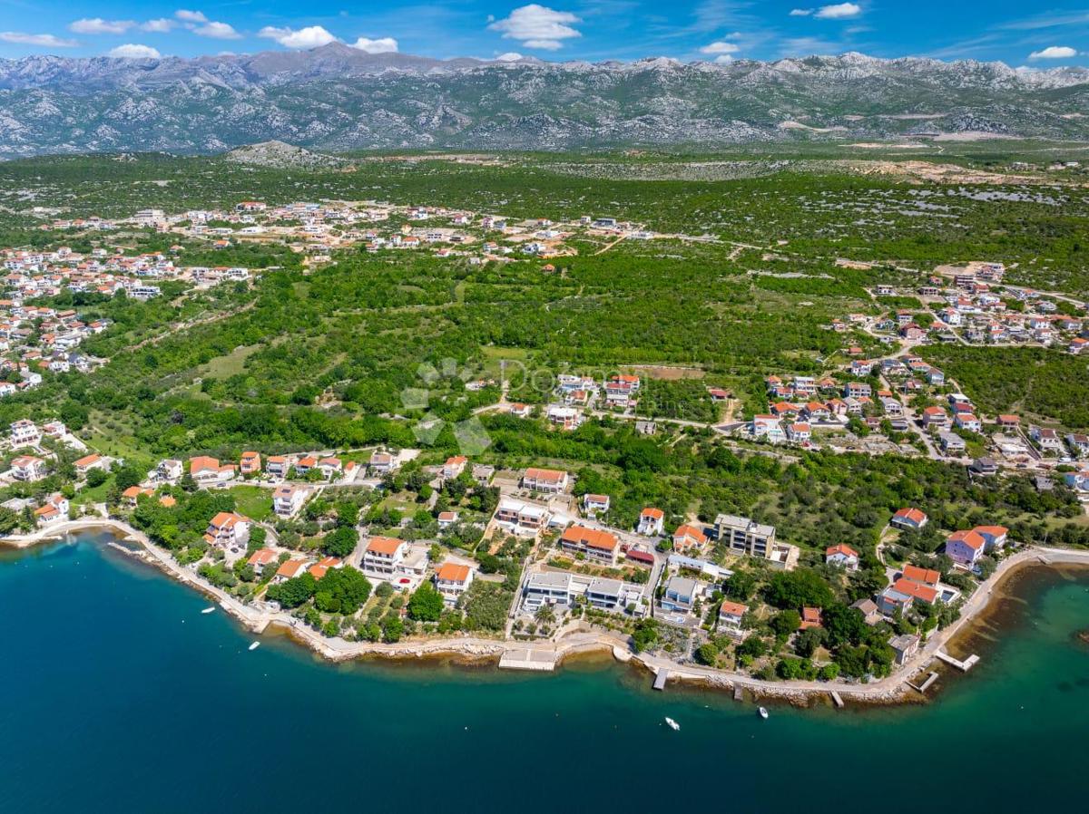 Zazidljivo zemljišče Maslenica, Jasenice, 678m2