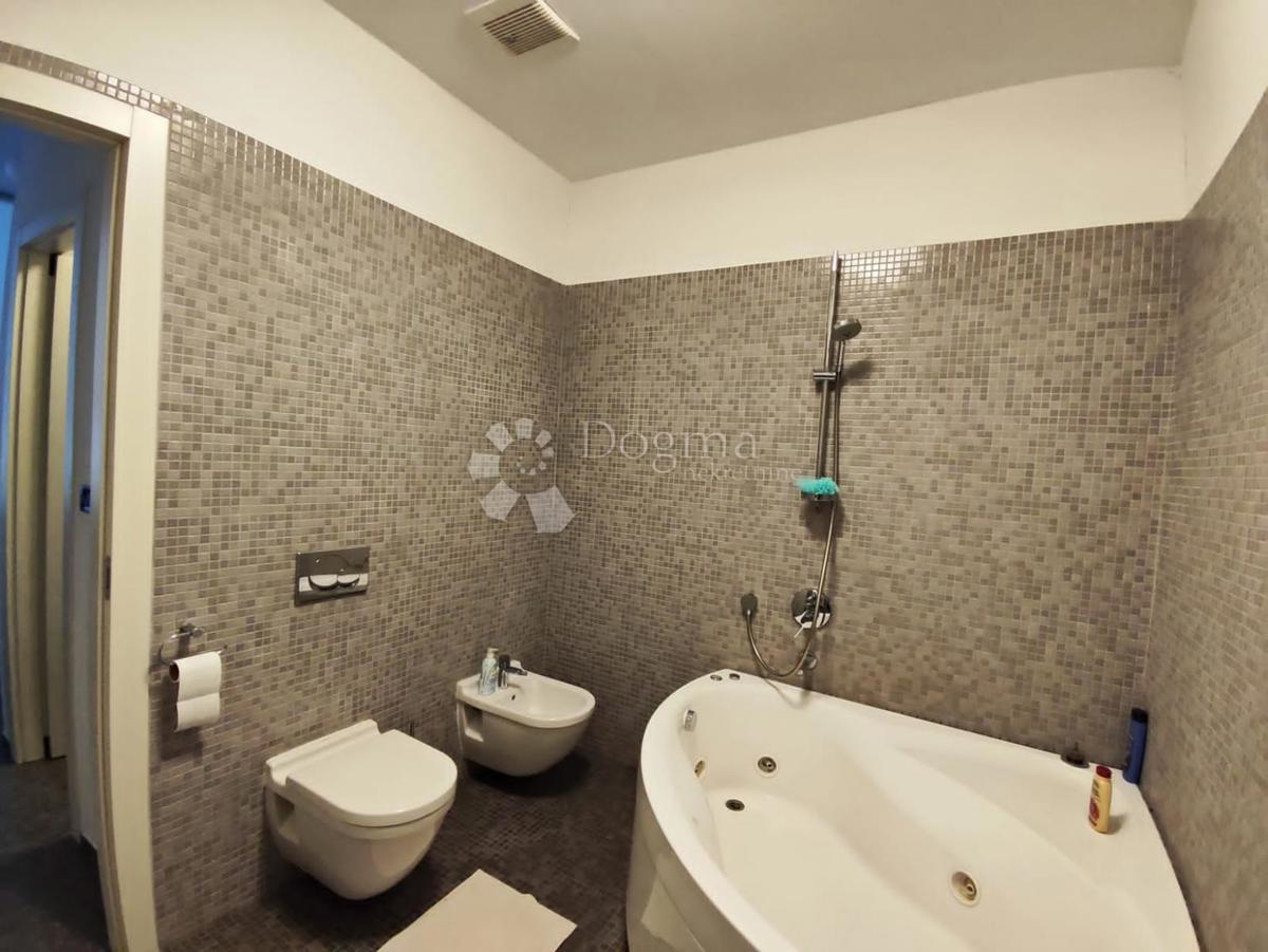Stanovanje Centar, Rijeka, 57m2