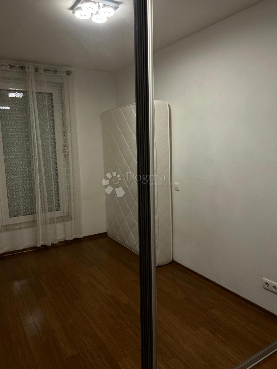 Stanovanje 46,98 m2 z garažnim parkirnim mestom - Brda, Split