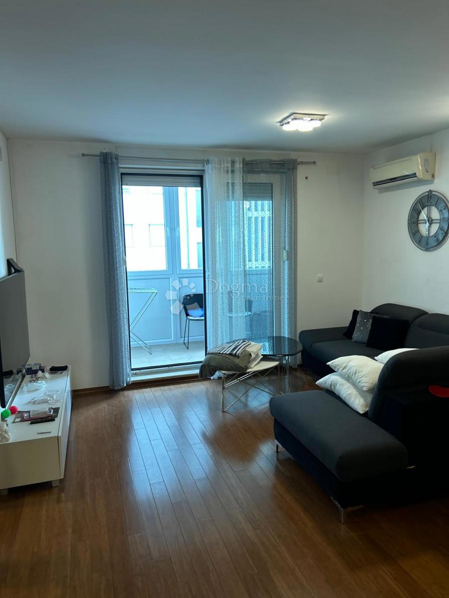 Stanovanje 46,98 m2 z garažnim parkirnim mestom - Brda, Split