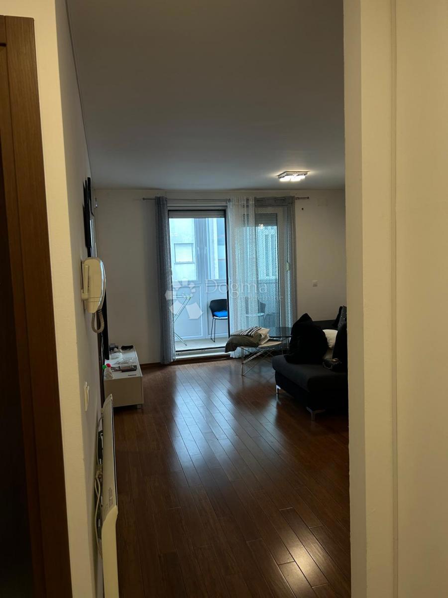 Stanovanje 46,98 m2 z garažnim parkirnim mestom - Brda, Split