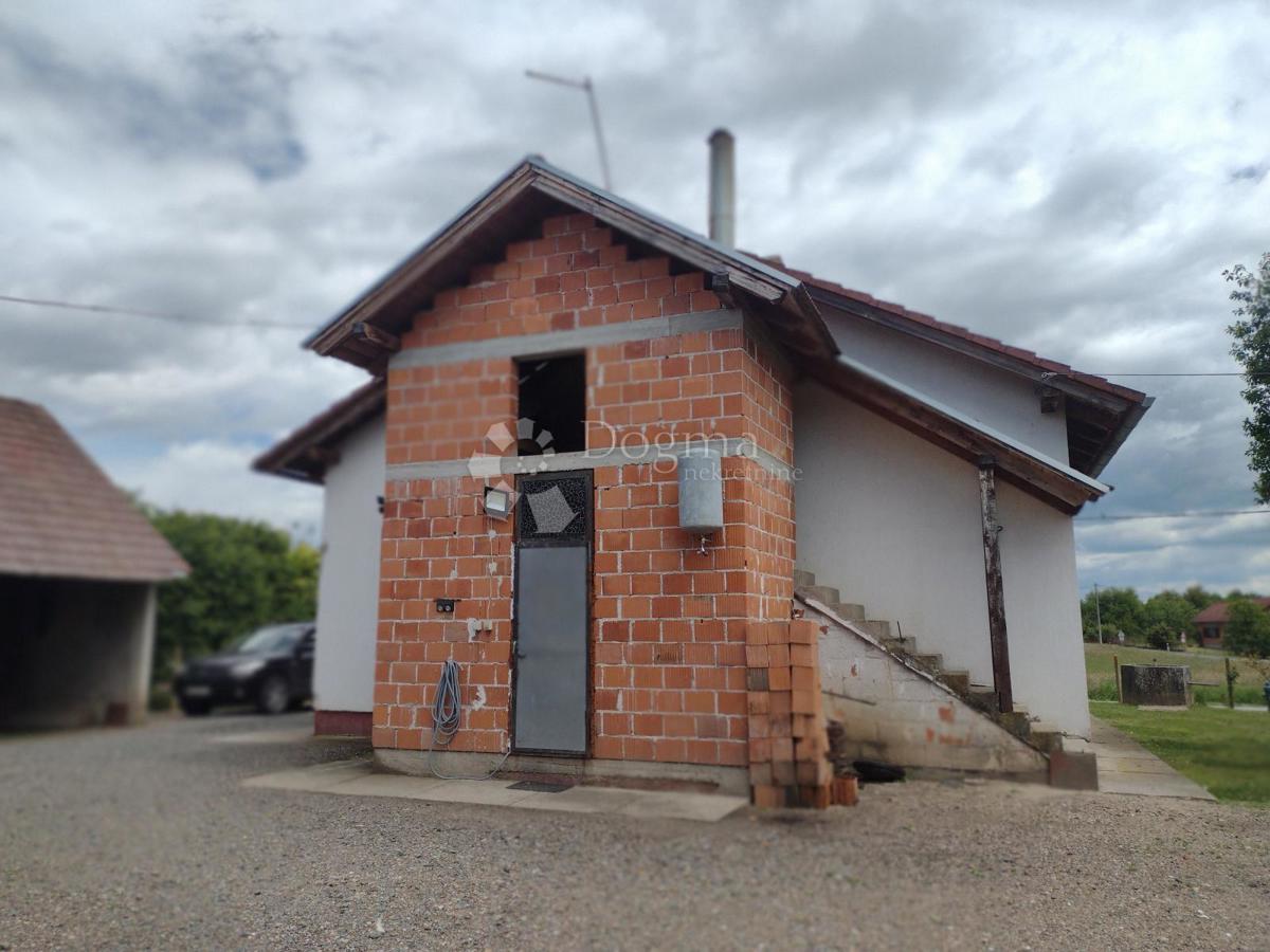 Hiša Šatornja, Glina, 130m2