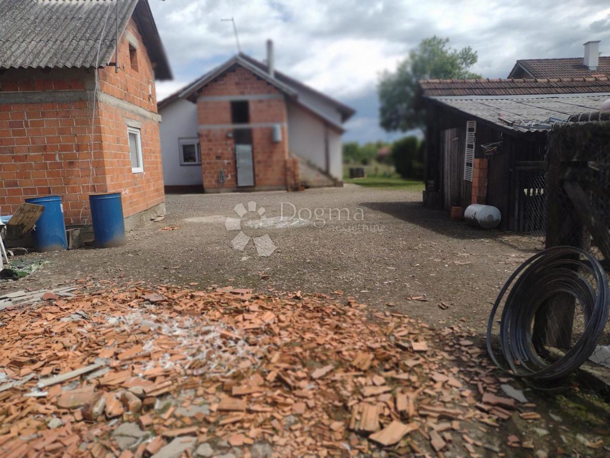 Hiša Šatornja, Glina, 130m2
