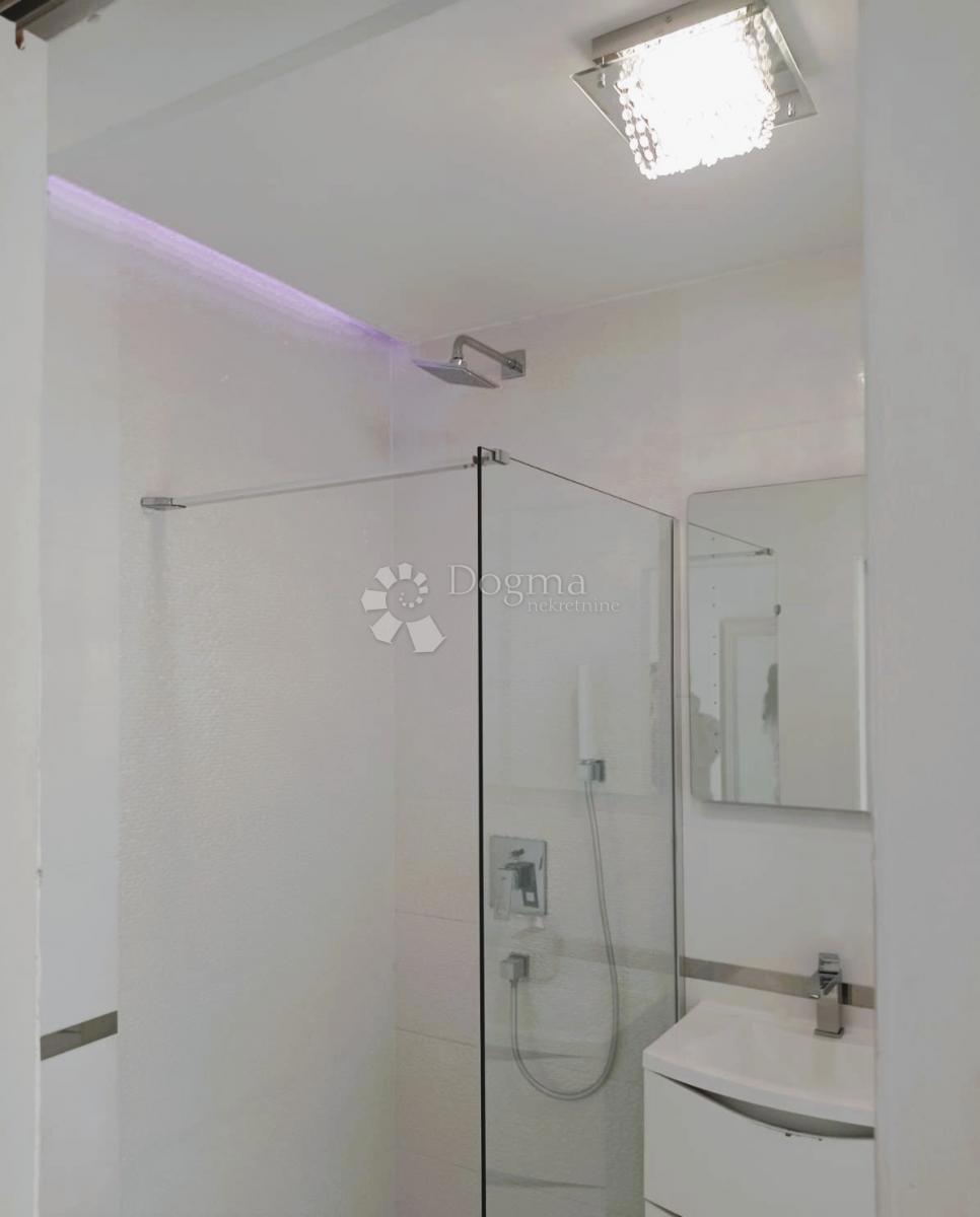 Stanovanje Baldekin, Šibenik, 62m2