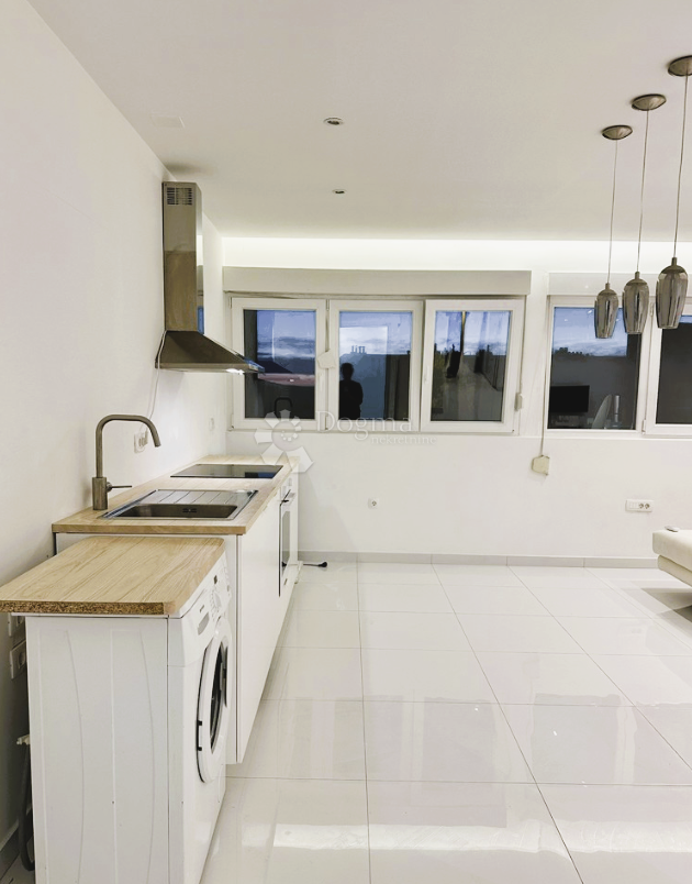 Stanovanje Baldekin, Šibenik, 62m2