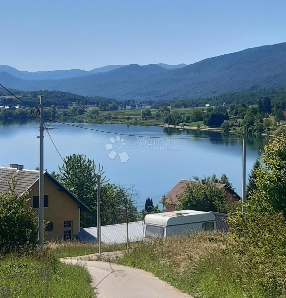 Kmetijsko zemljišče Ogulin, 1.570m2