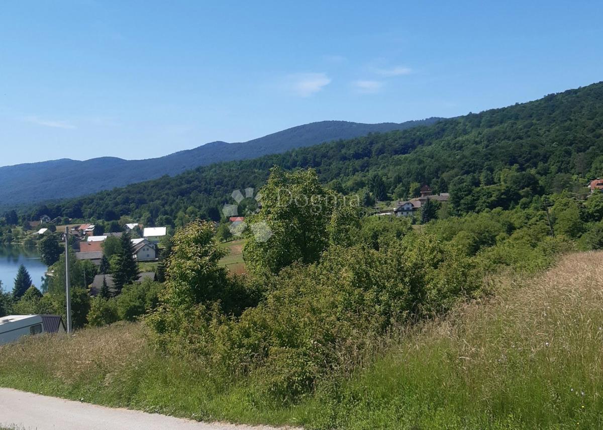 Kmetijsko zemljišče Ogulin, 1.570m2