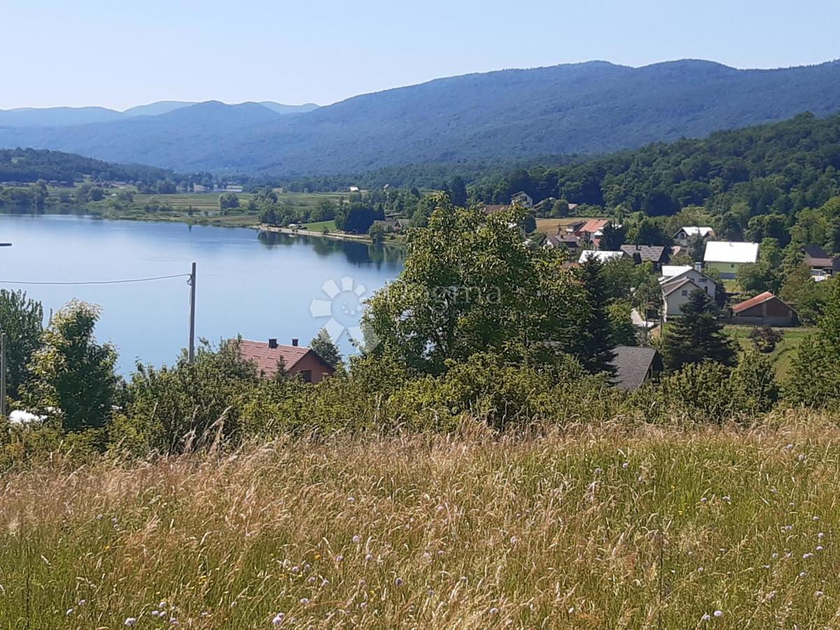 Kmetijsko zemljišče Ogulin, 1.570m2