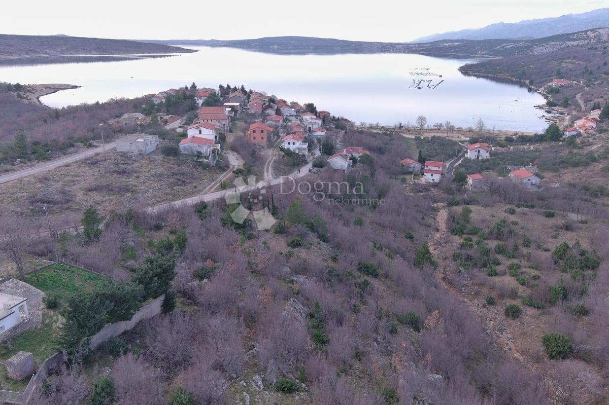 Zazidljivo zemljišče Kruševo, Obrovac, 855m2