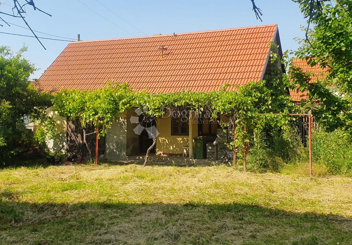 Hiša Klokočevci, Đurđenovac, 1.610m2