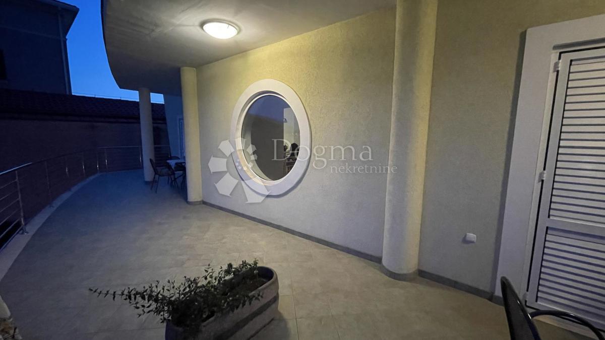 Hiša Brodarica, Zadar, 560m2