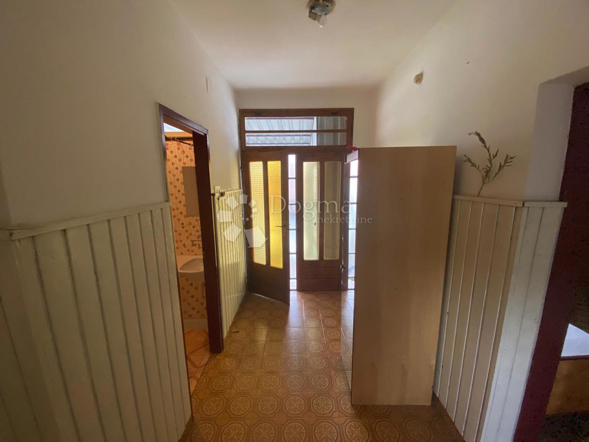 Hiša Budainka, Slavonski Brod, 450m2