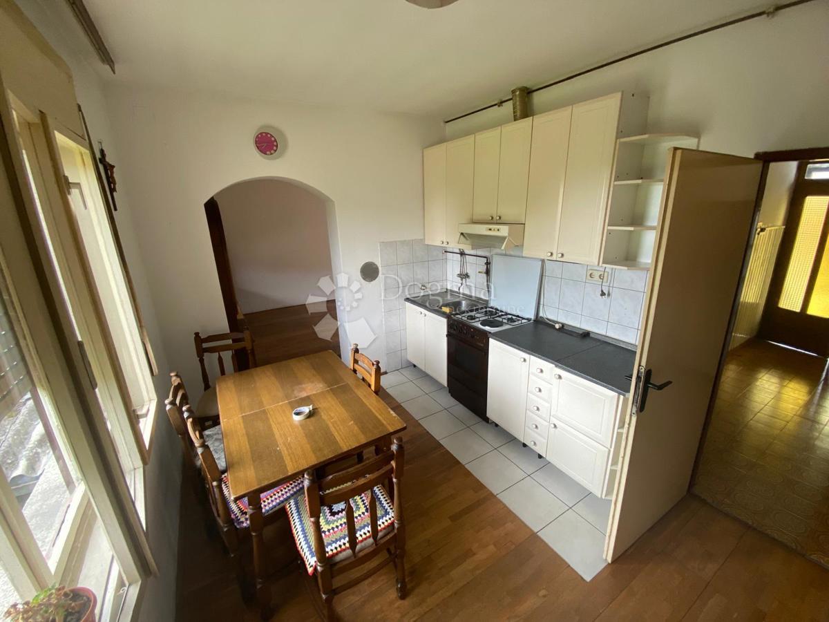 Hiša Budainka, Slavonski Brod, 450m2