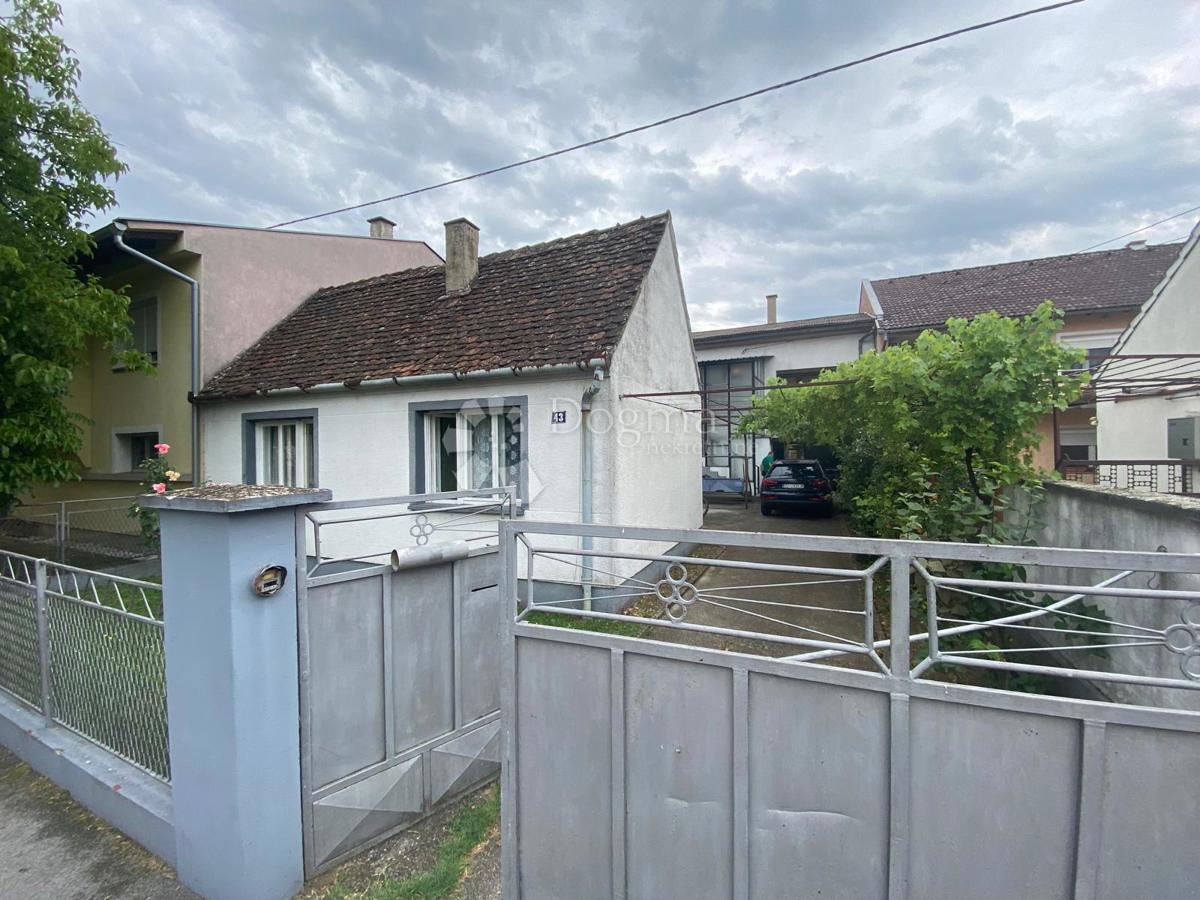 Hiša Budainka, Slavonski Brod, 450m2