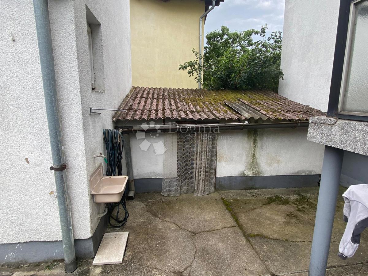 Hiša Budainka, Slavonski Brod, 450m2