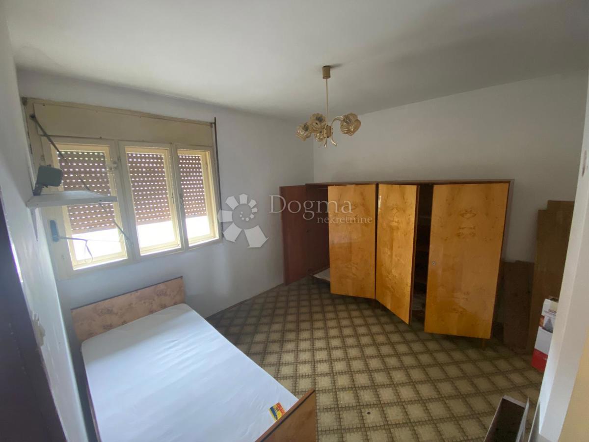 Hiša Budainka, Slavonski Brod, 450m2