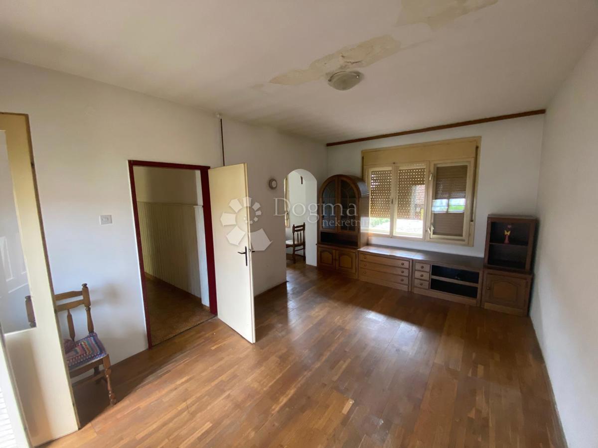 Hiša Budainka, Slavonski Brod, 450m2