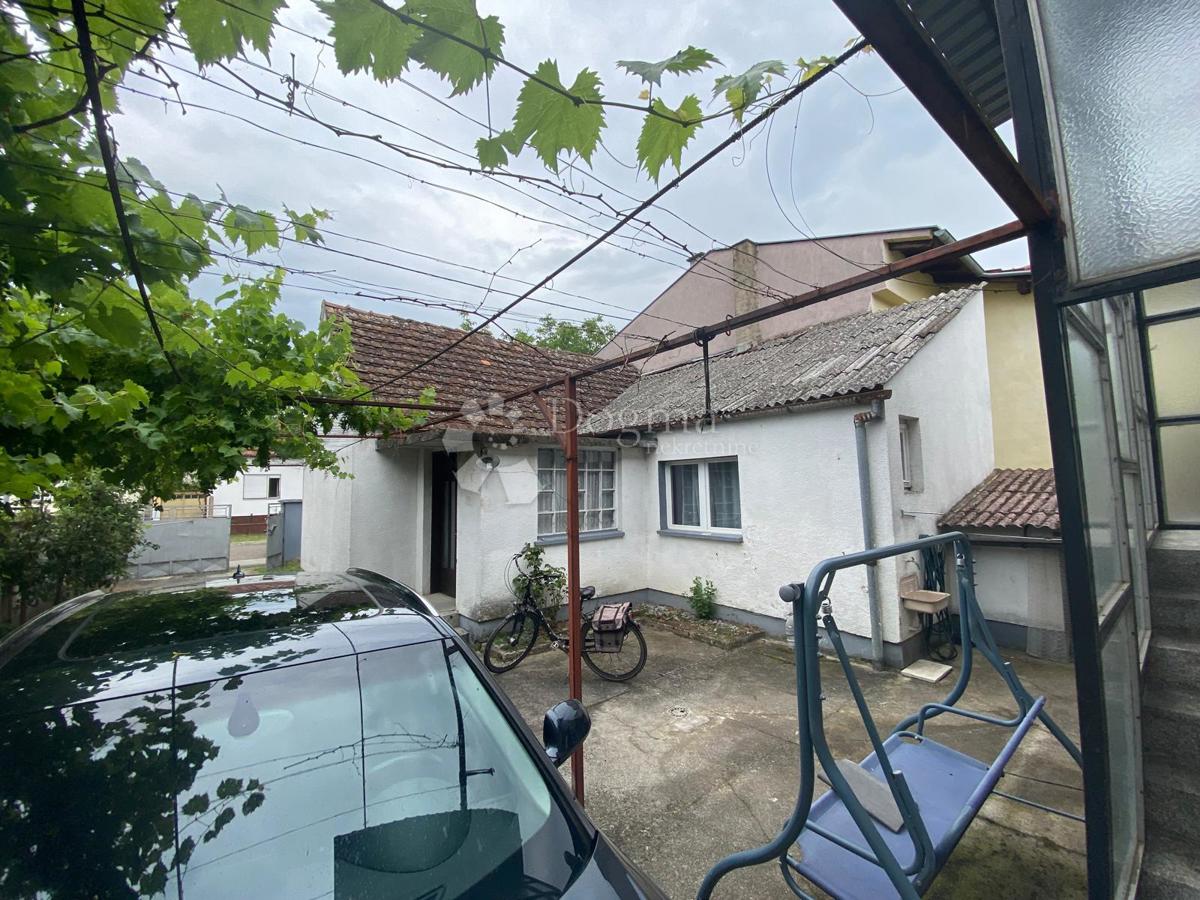 Hiša Budainka, Slavonski Brod, 450m2