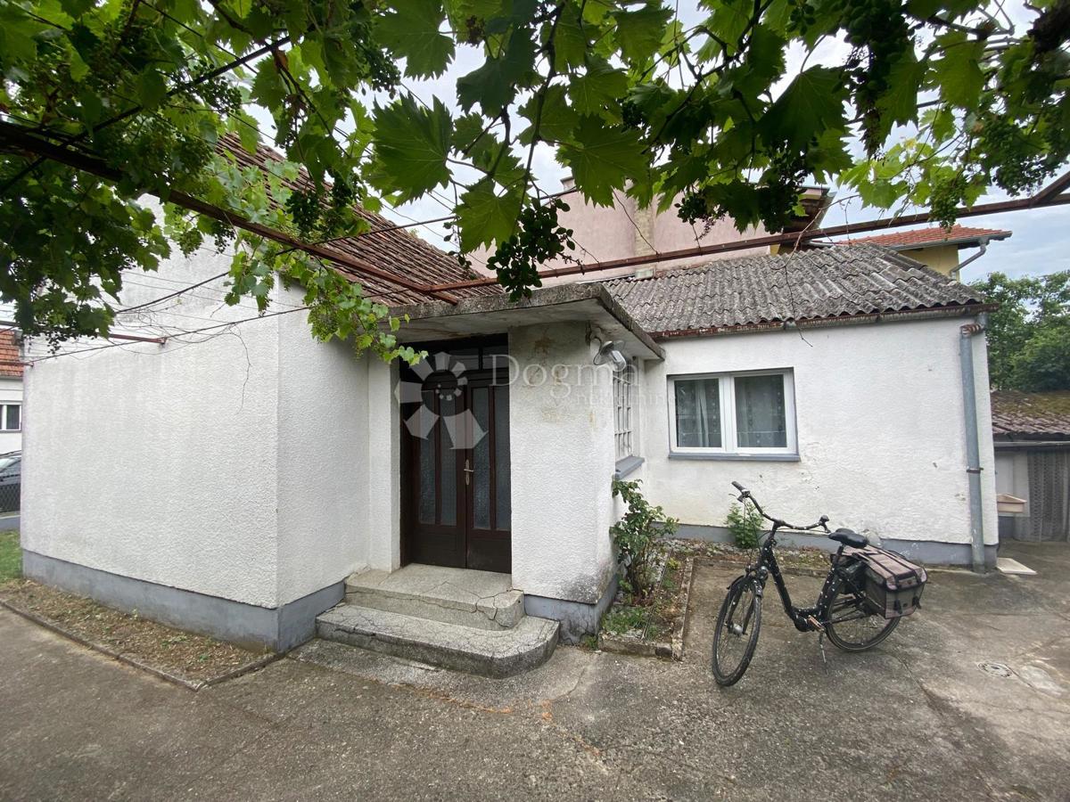 Hiša Budainka, Slavonski Brod, 450m2