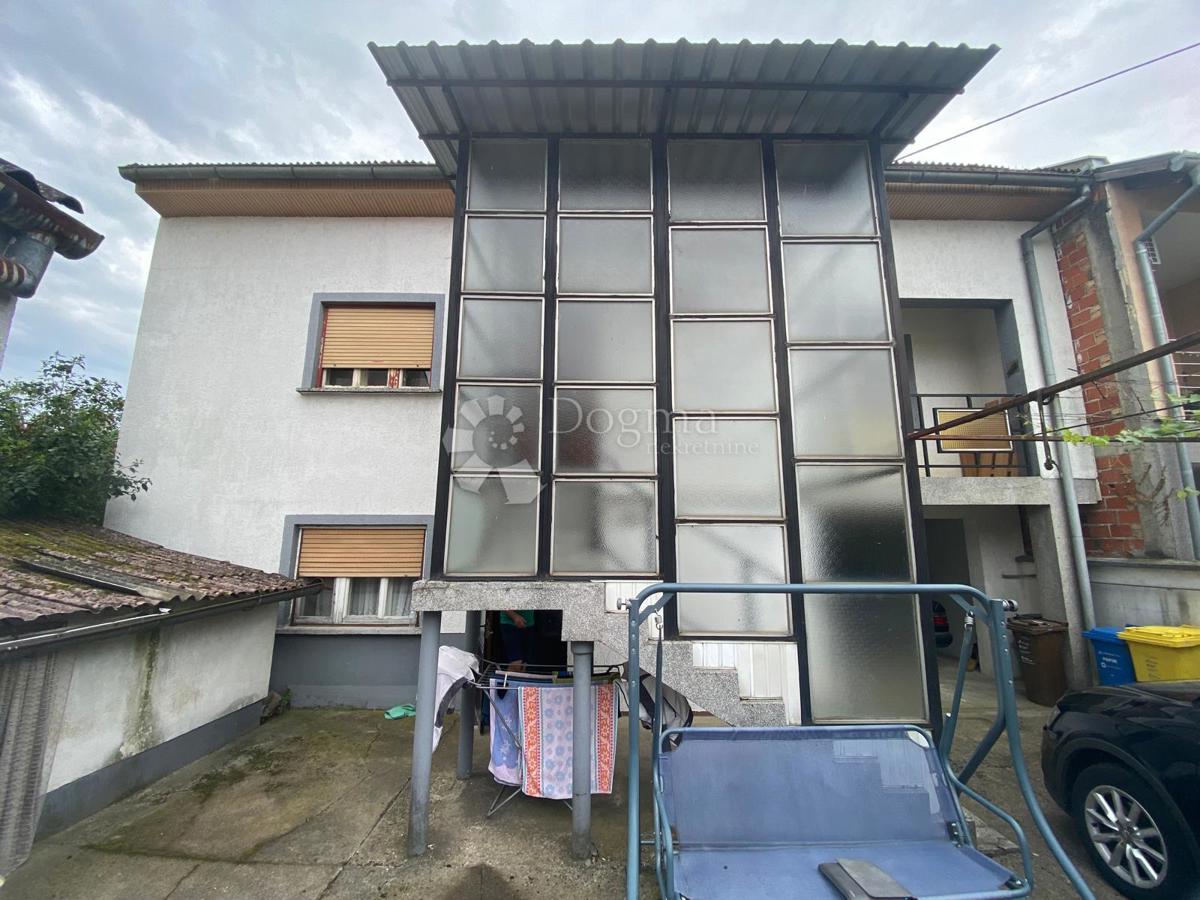 Hiša Budainka, Slavonski Brod, 450m2